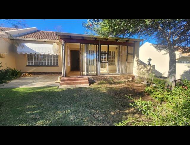 1 BEDROOM TOWNHOUSE FOR SALE IN GLENVISTA